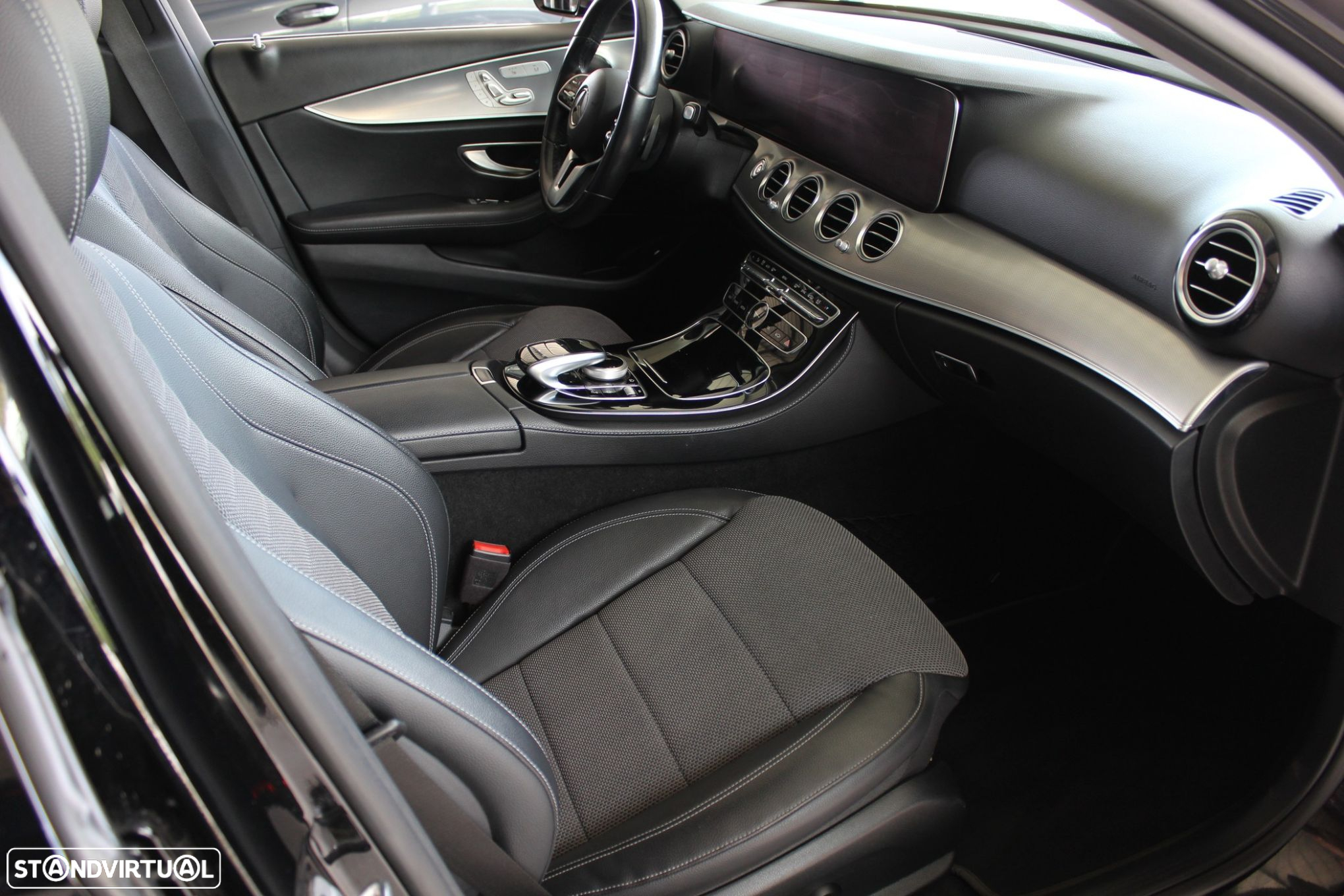 Mercedes-Benz E 200 d Avantgarde - 24