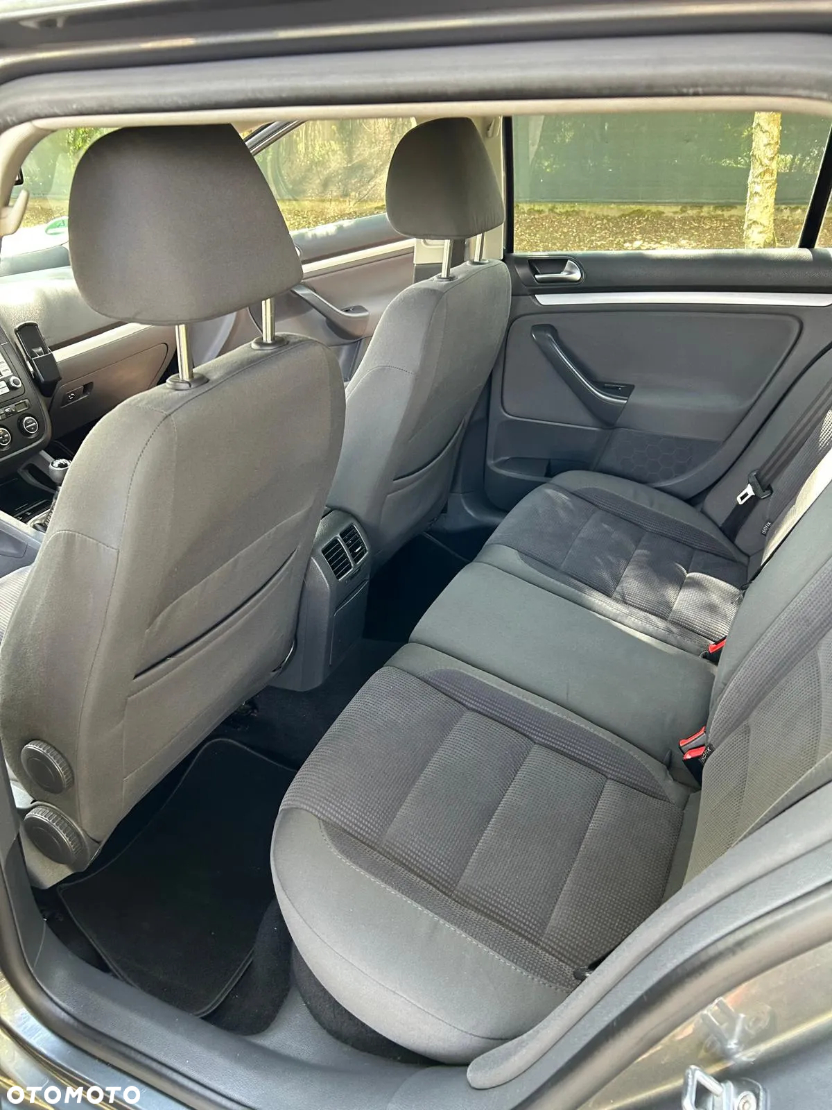 Volkswagen Golf - 6