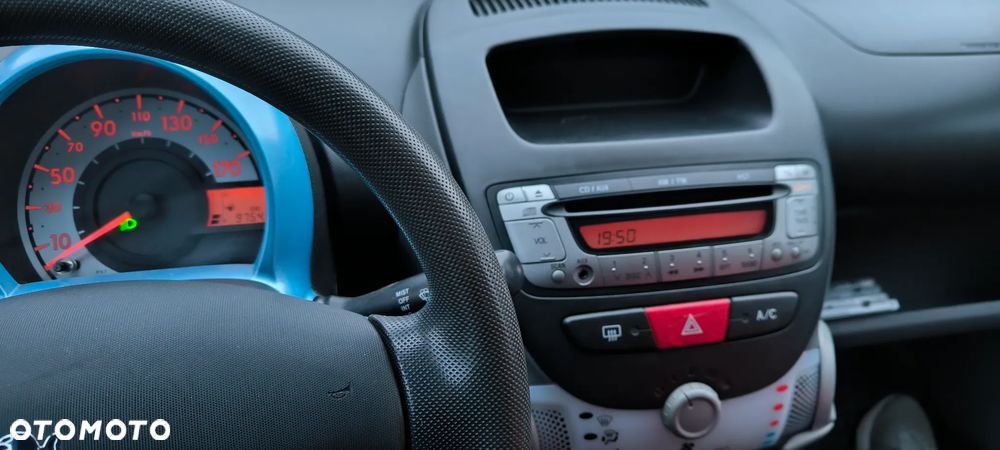 Peugeot 107 1.0 Urban Move - 9