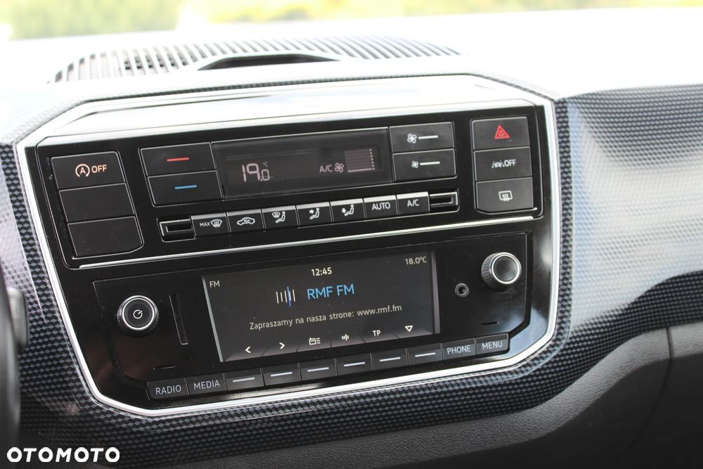 Volkswagen up! United - 24