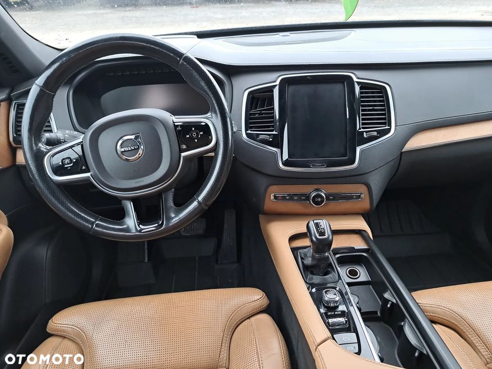 Volvo XC 90 D5 AWD Inscription 7os - 7