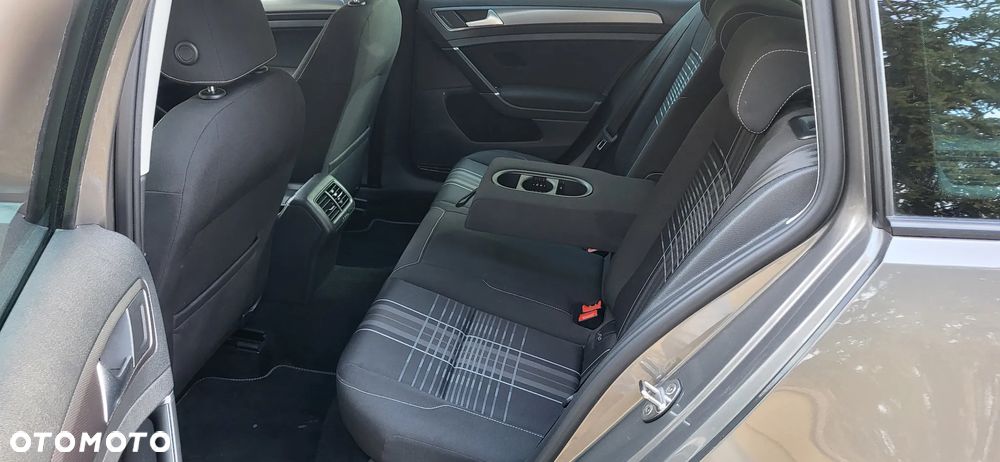 Volkswagen Golf Variant 1.6 TDI BlueMotion Technology Lounge - 25