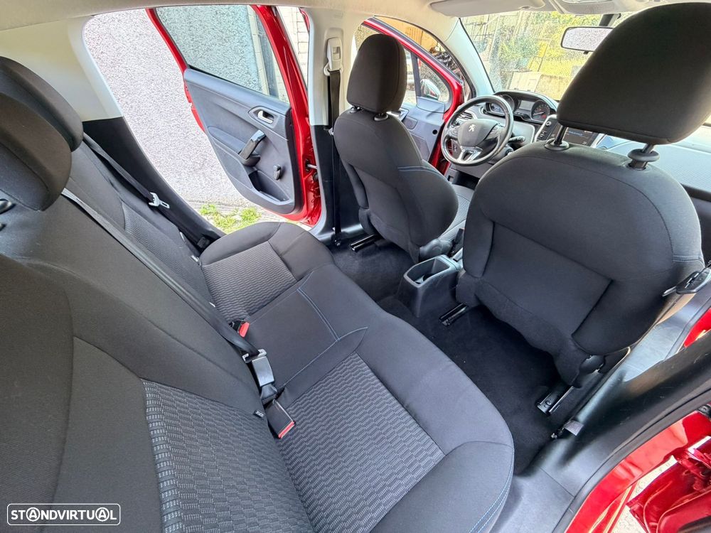 Peugeot 208 1.2 PureTech Style - 24