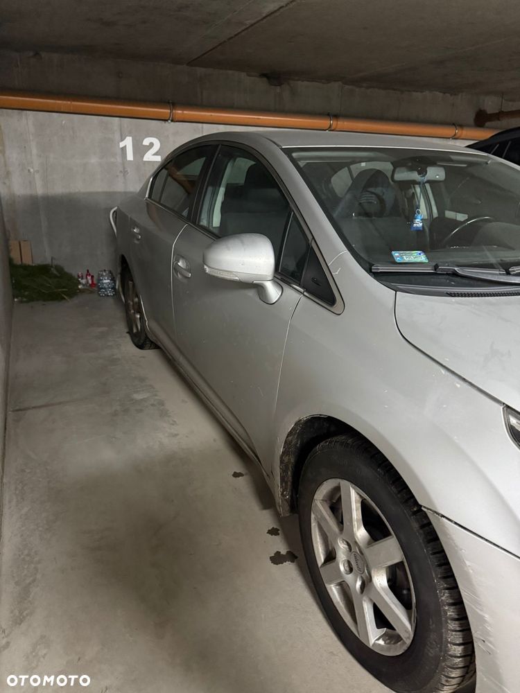 Toyota Avensis - 4