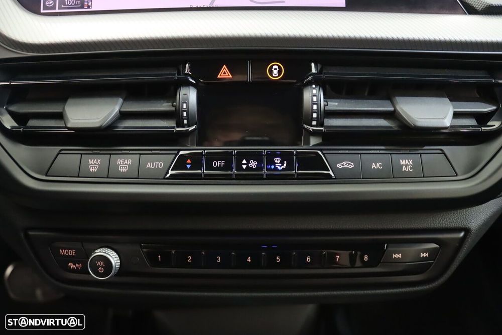 BMW 116 d Pack Desportivo M Auto - 22