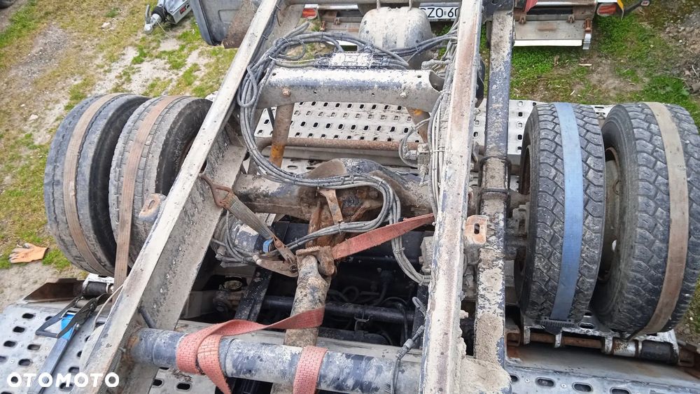 Na części MAN TGL 8.180 Euro 4 drzwi maska zderzak lampa szyba czołowa deska rozdzielcza fotele rama dyfer most bak silnik skrzynia biegów - 6