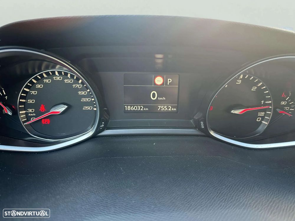 Peugeot 308 SW BlueHDi 130 EAT6 Stop & Start Allure - 15