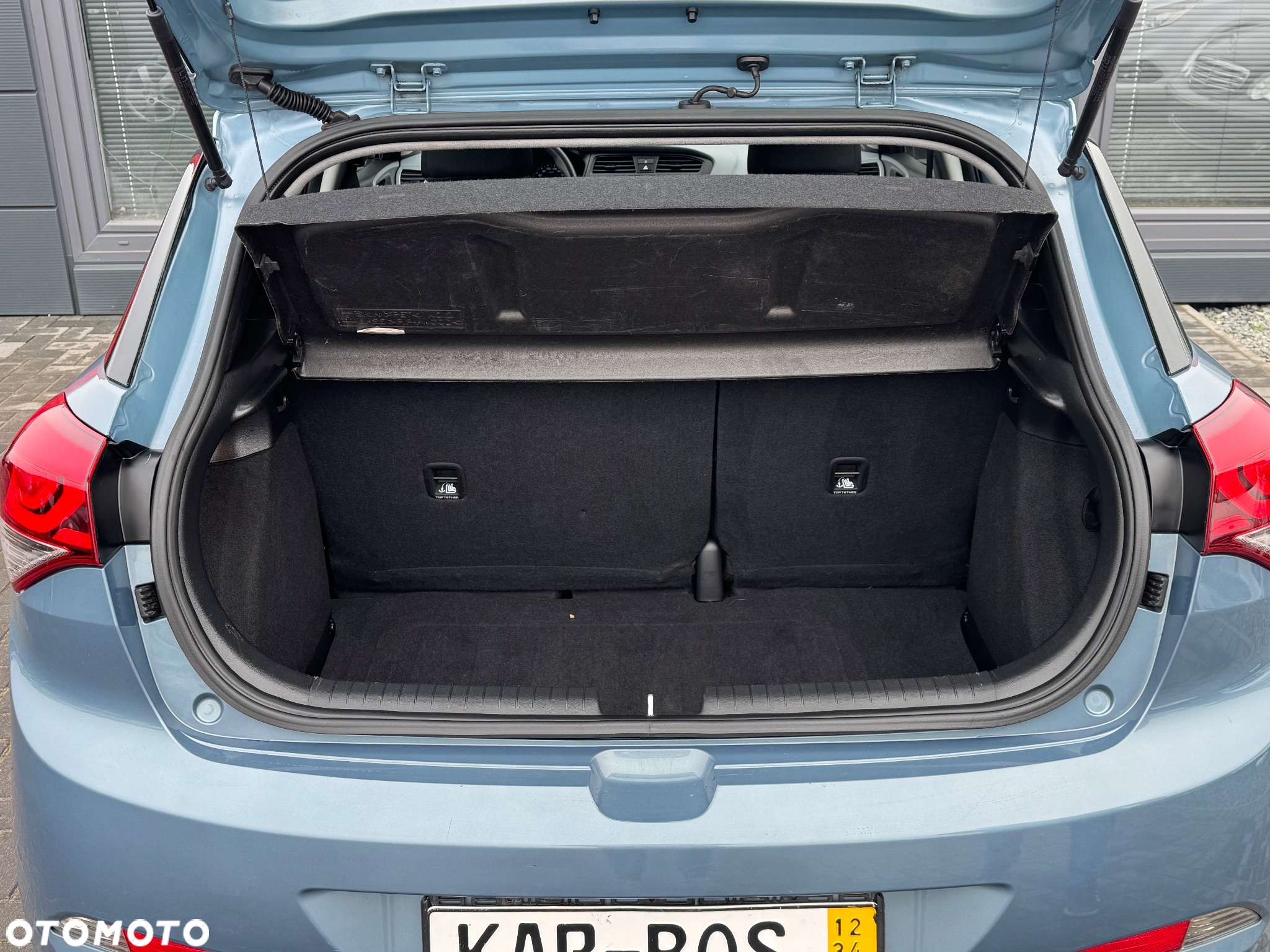 Hyundai i20 blue 1.2 Classic - 9