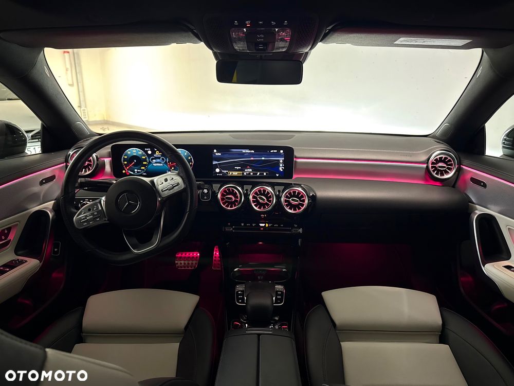 Mercedes-Benz CLA 220 7G-DCT - 10