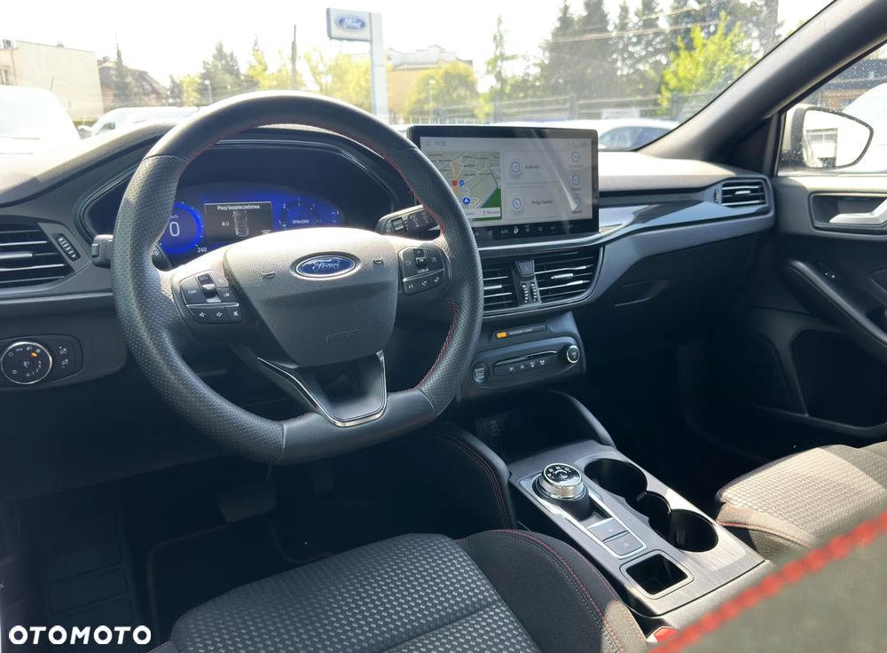 Ford Focus SW - 16