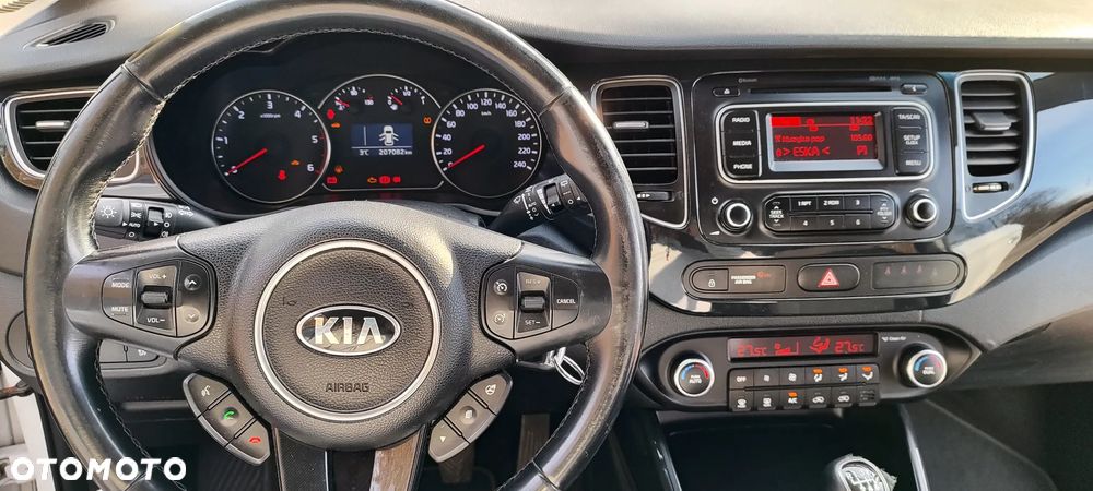 Kia Carens - 13