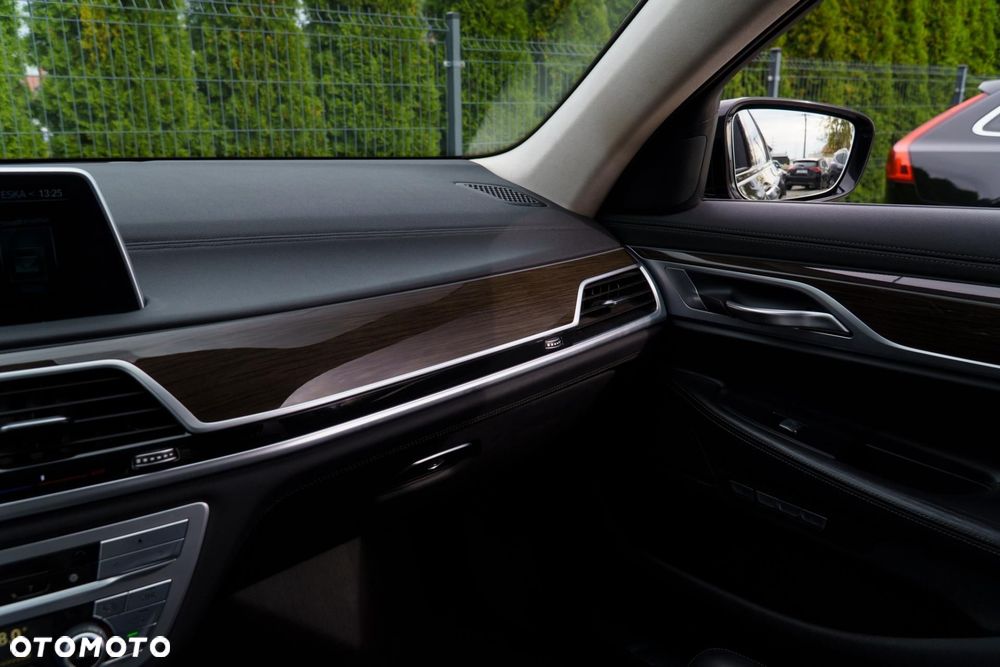 BMW Seria 7 730d xDrive - 33