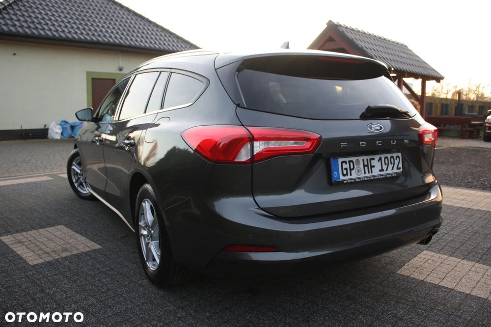 Ford Focus Turnier 1.0 EcoBoost Start-Stopp-System TITANIUM STYLE - 34