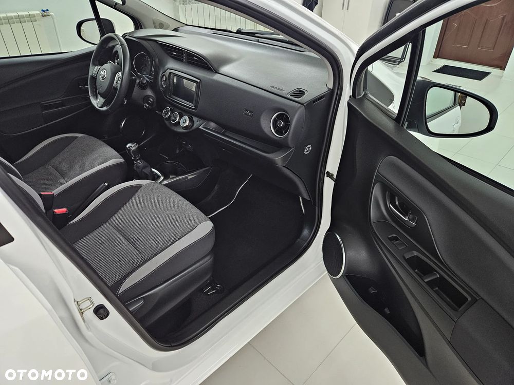 Toyota Yaris 1.5 Premium - 23