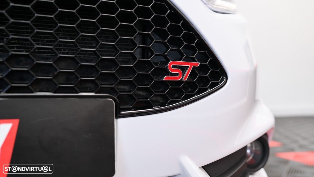 Ford Fiesta 1.6 EcoBoost ST - 5