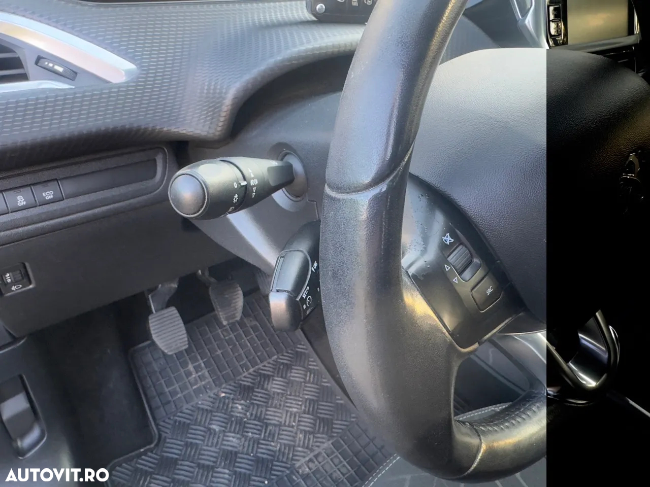 Peugeot 2008 PureTech 110 Style - 8