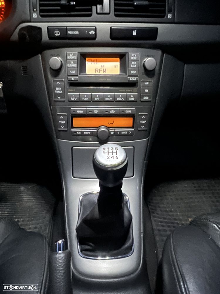 Toyota Avensis SW 2.2 D-4D - 4