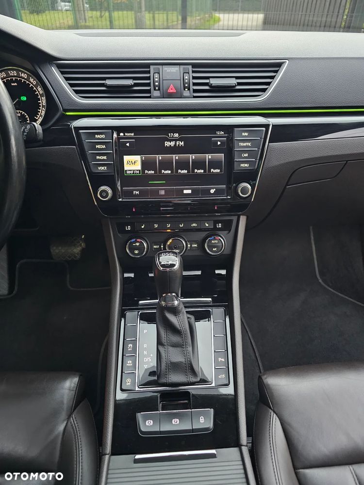Skoda Superb 2.0 TDI L&K DSG - 15
