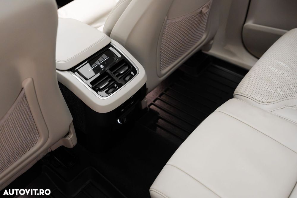 Volvo XC 90 - 35