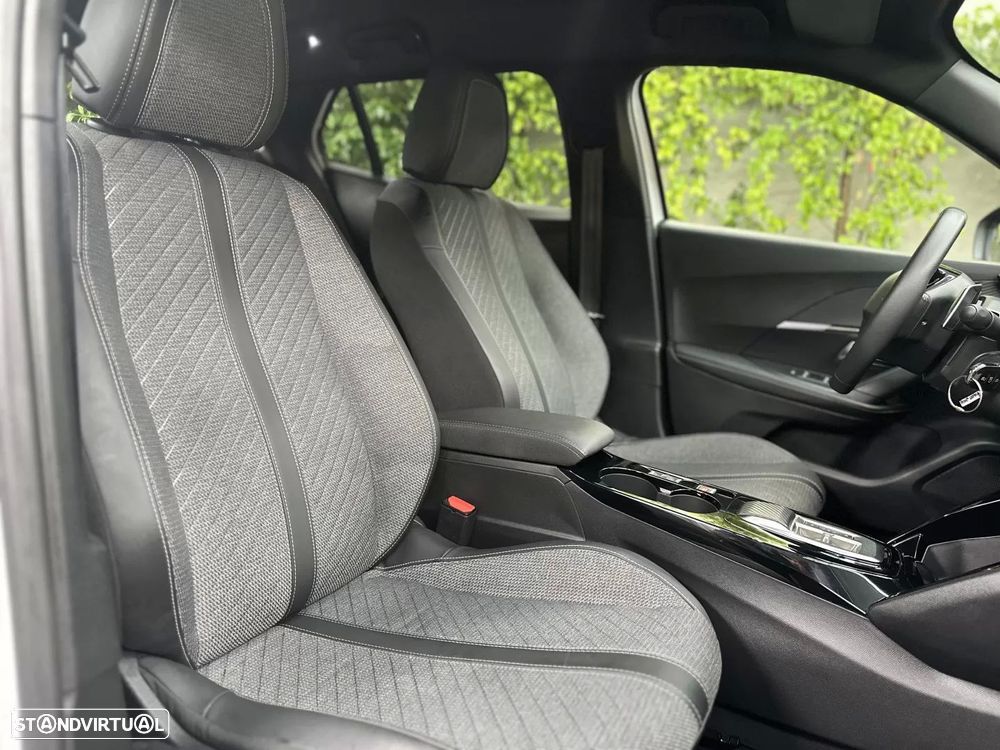 Peugeot 2008 1.2 Hybrid Allure e-DCS6 - 16