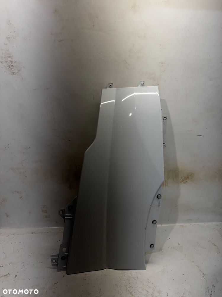 BŁOTNIK PRAWY IVECO DAILY LIFT 2022r - 1