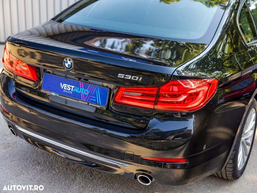 BMW Seria 5 530i Aut. Luxury Line - 40