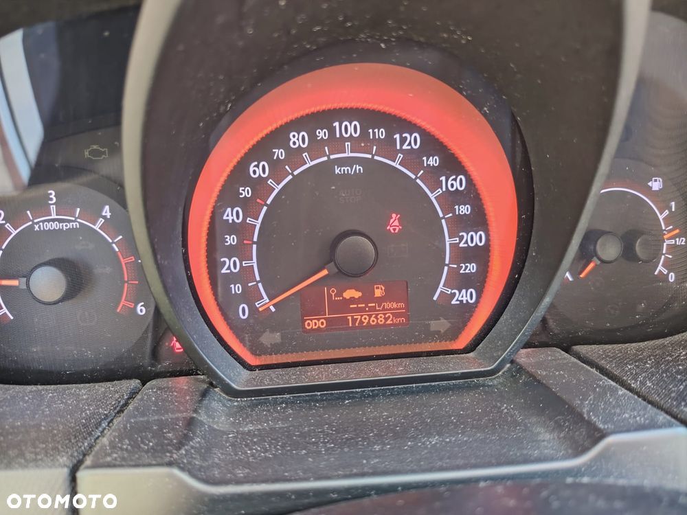 Kia Ceed - 8