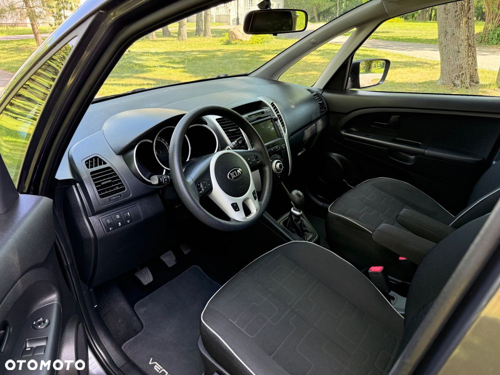 Kia Venga - 5