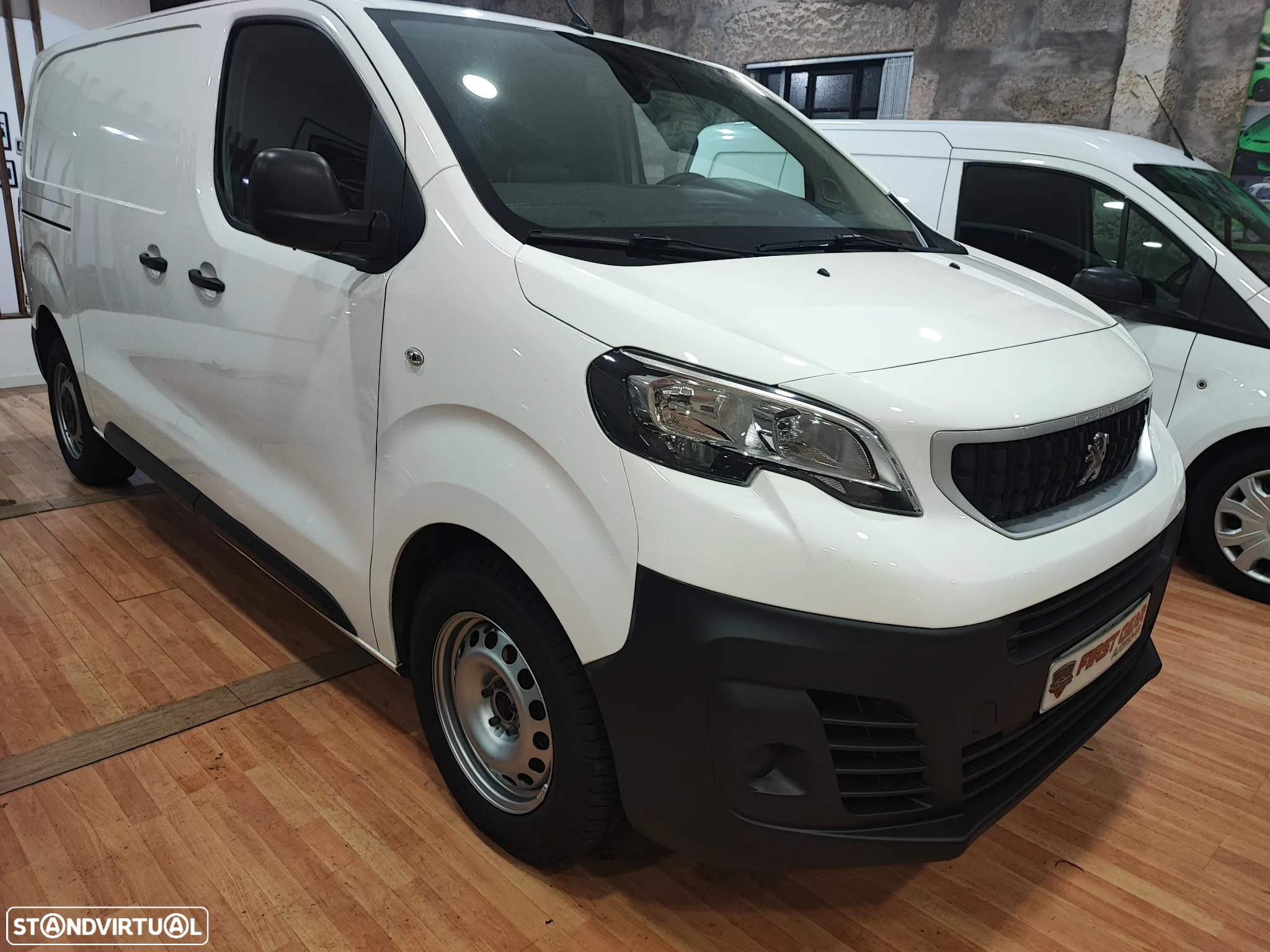 Peugeot EXPERT VAN L1H1 2.0 BLUEHDi 122CV - 3 LUG - 37