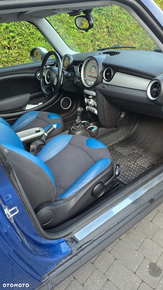 MINI Cooper Seven - 6