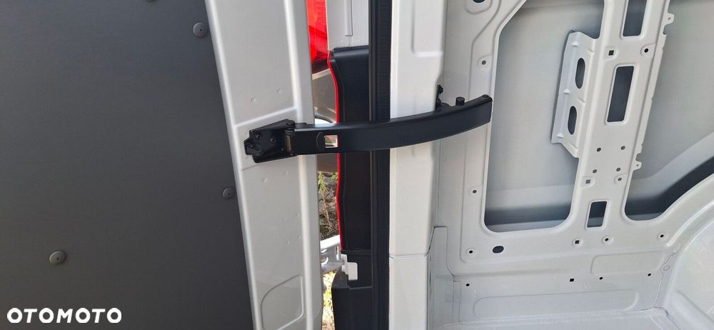 Volkswagen Crafter 2.0 TDI 177 KM Manual - 17