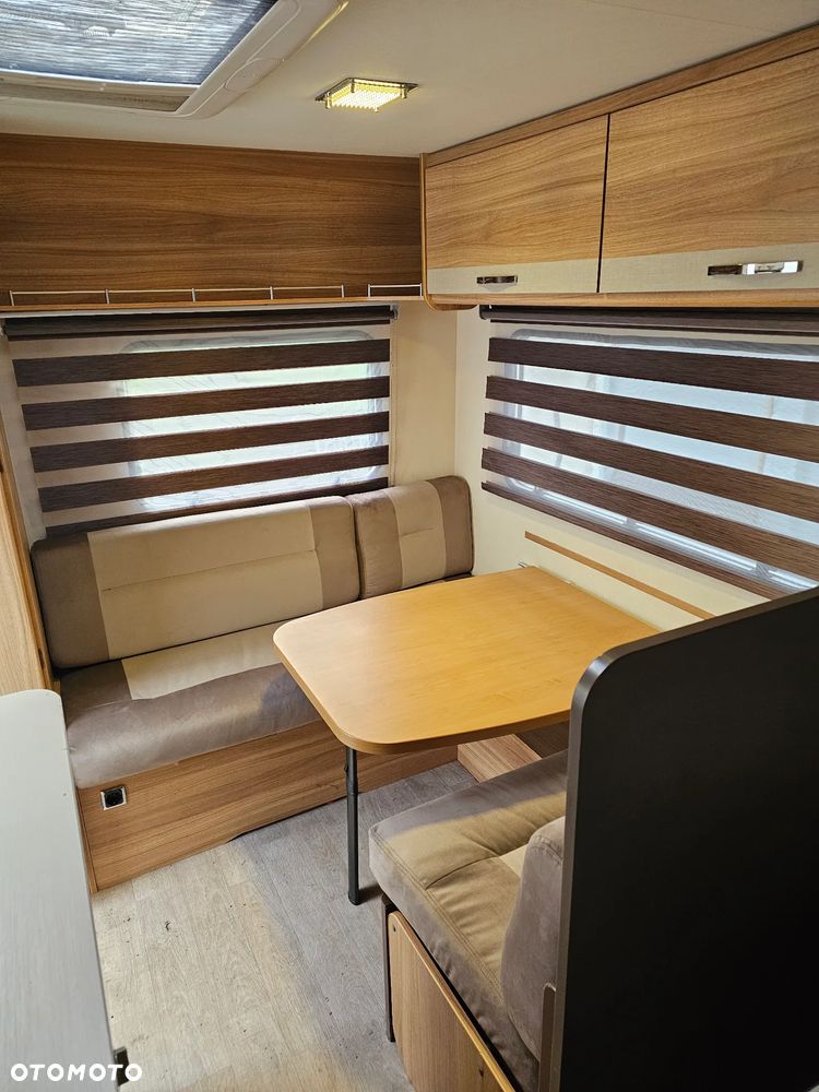 Caravelair WŁĄCZ FILMIK. DMC 1100. ŁÓŻKO MAŁŻEŃSKIE, SYPIALNIO JADALNIA. ŁAZIENKA. PIĘKNA. - 4