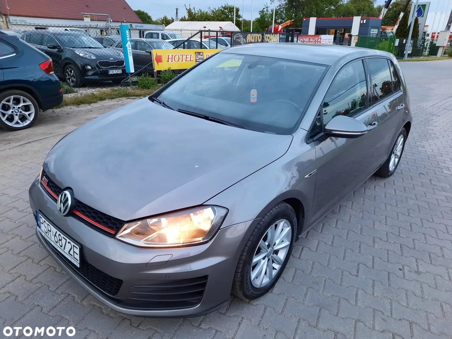 Volkswagen Golf 1.6 TDI BlueMotion Technology Lounge - 3