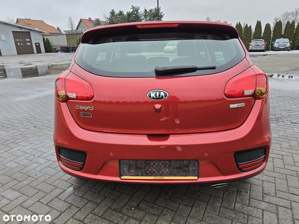 Kia Ceed - 12