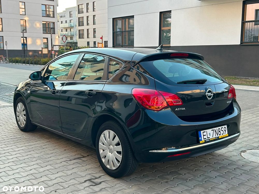 Opel Astra 1.6 CDTI Essentia - 3