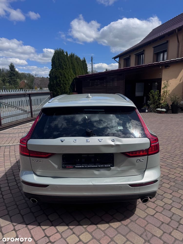 Volvo V60 D4 Momentum Pro - 5