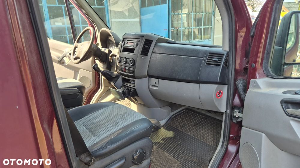 Mercedes-Benz Sprinter - 11