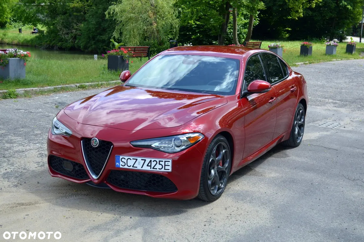Alfa Romeo Giulia 2.0 Turbo 16V AT8-Q4 Veloce - 2