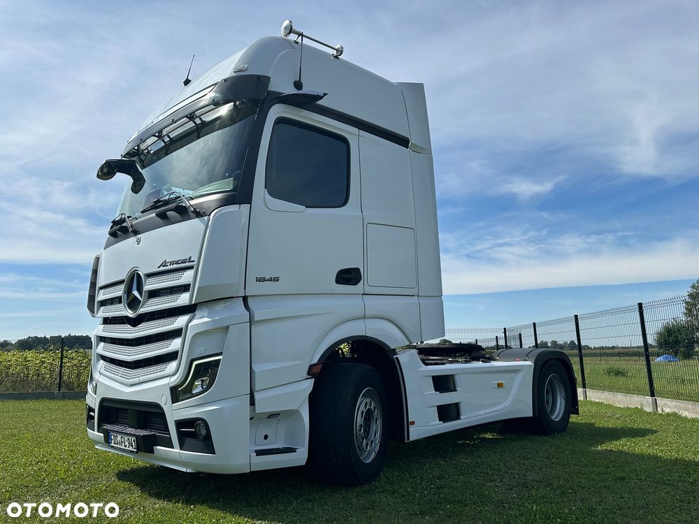 Mercedes-Benz Actros 1845 LS Giga Space Retarder z Niemiec - 1