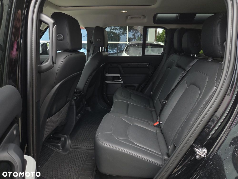 Land Rover Defender 3.0 D250 mHEV X-Dynamic HSE - 13