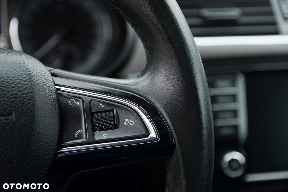 Skoda Octavia 2.0 TDI L&K DSG - 11