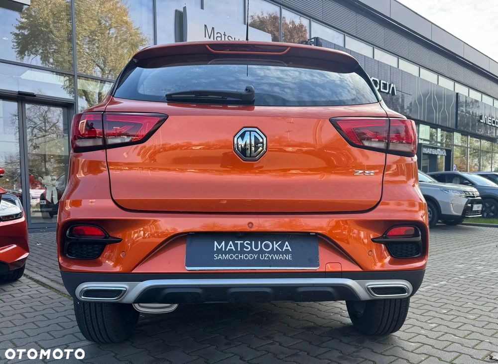 MG ZS - 4