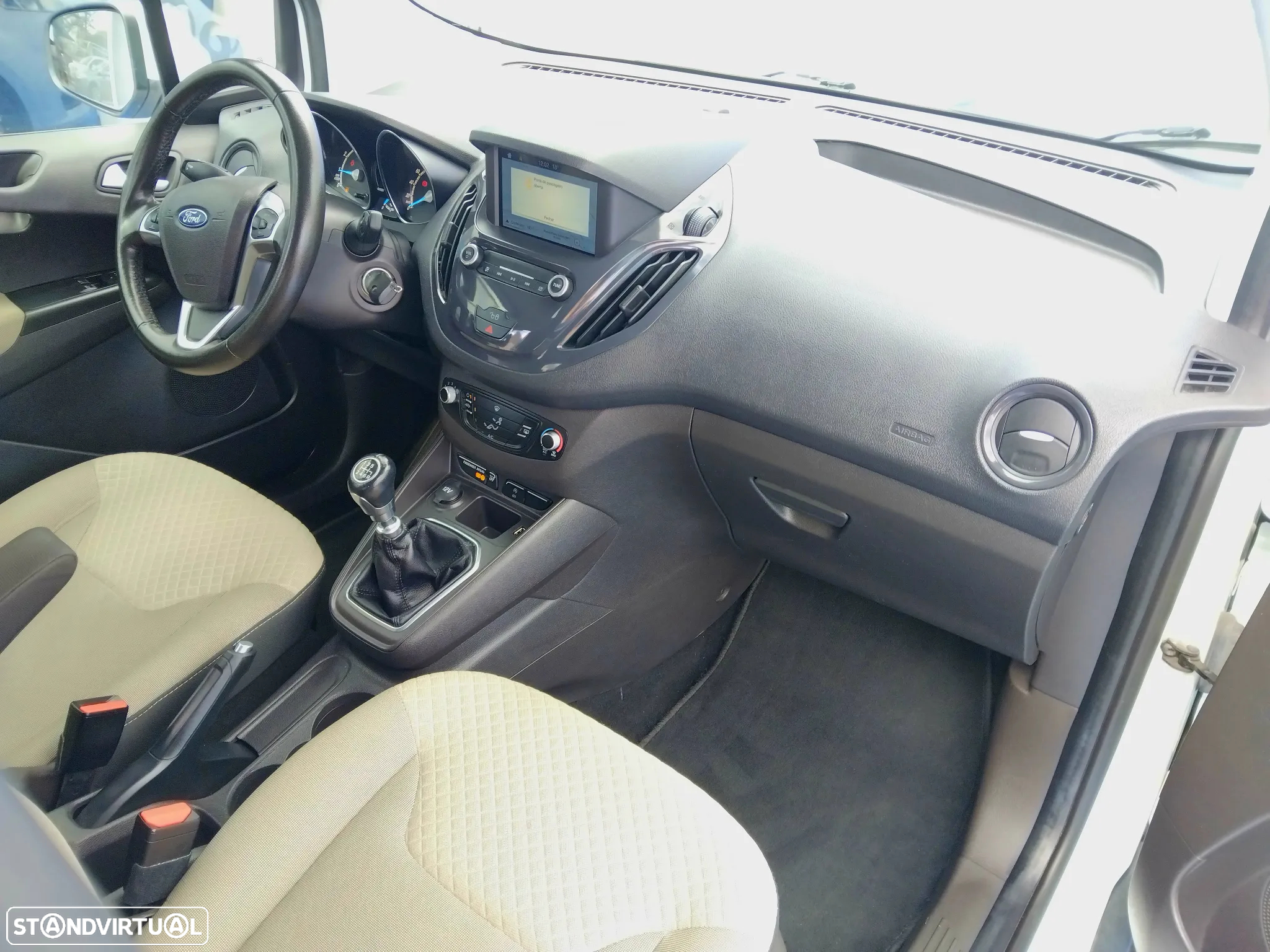 Ford Tourneo Courier 1.0 EcoBoost Titanium - 6