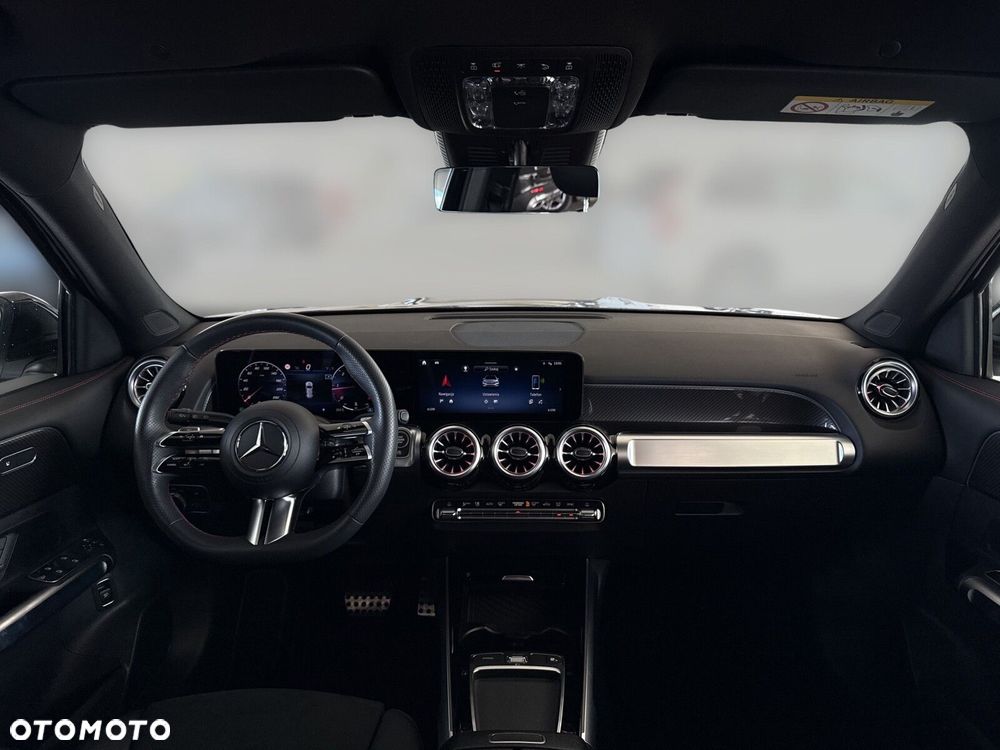 Mercedes-Benz GLB - 14