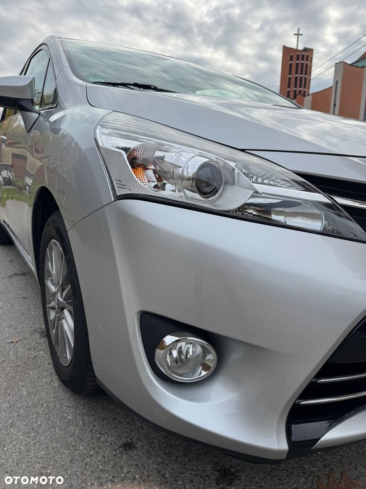 Toyota Verso 1.8 Prestige 7os - 3