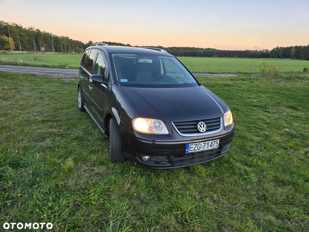 Volkswagen Touran - 4