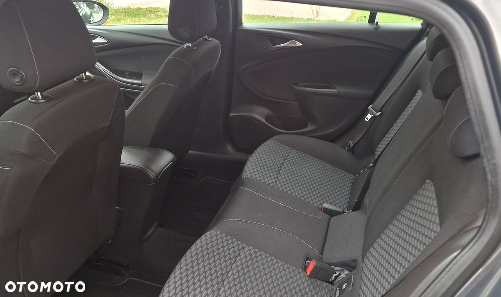 Opel Astra 1.4 Turbo Sports Tourer Business - 18