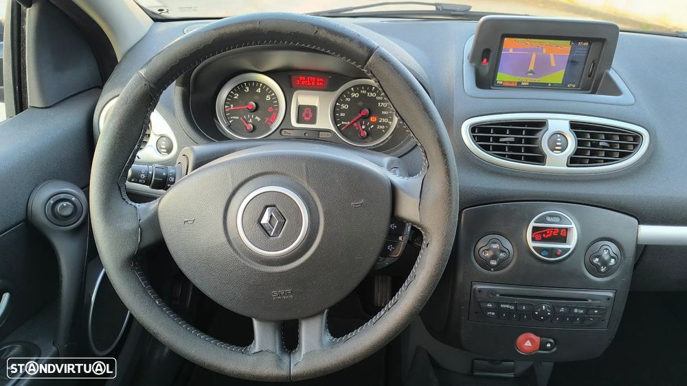 Renault Clio Sport Tourer - 38