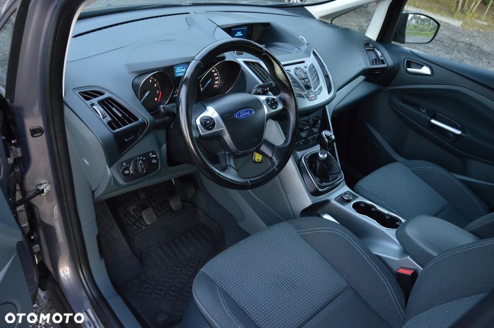 Ford Grand C-MAX - 26