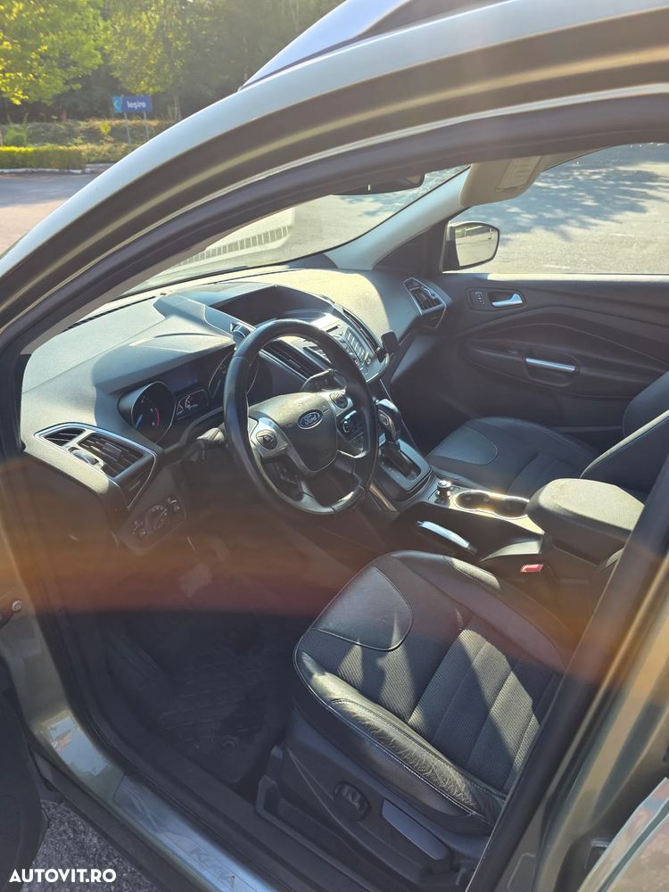 Ford Kuga 2.0 TDCi Powershift 4WD Titanium - 3